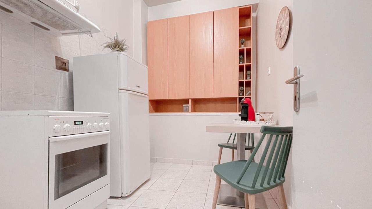 Cute 1Br Apt With Balcony In The Heart Of The City Atina Dış mekan fotoğraf