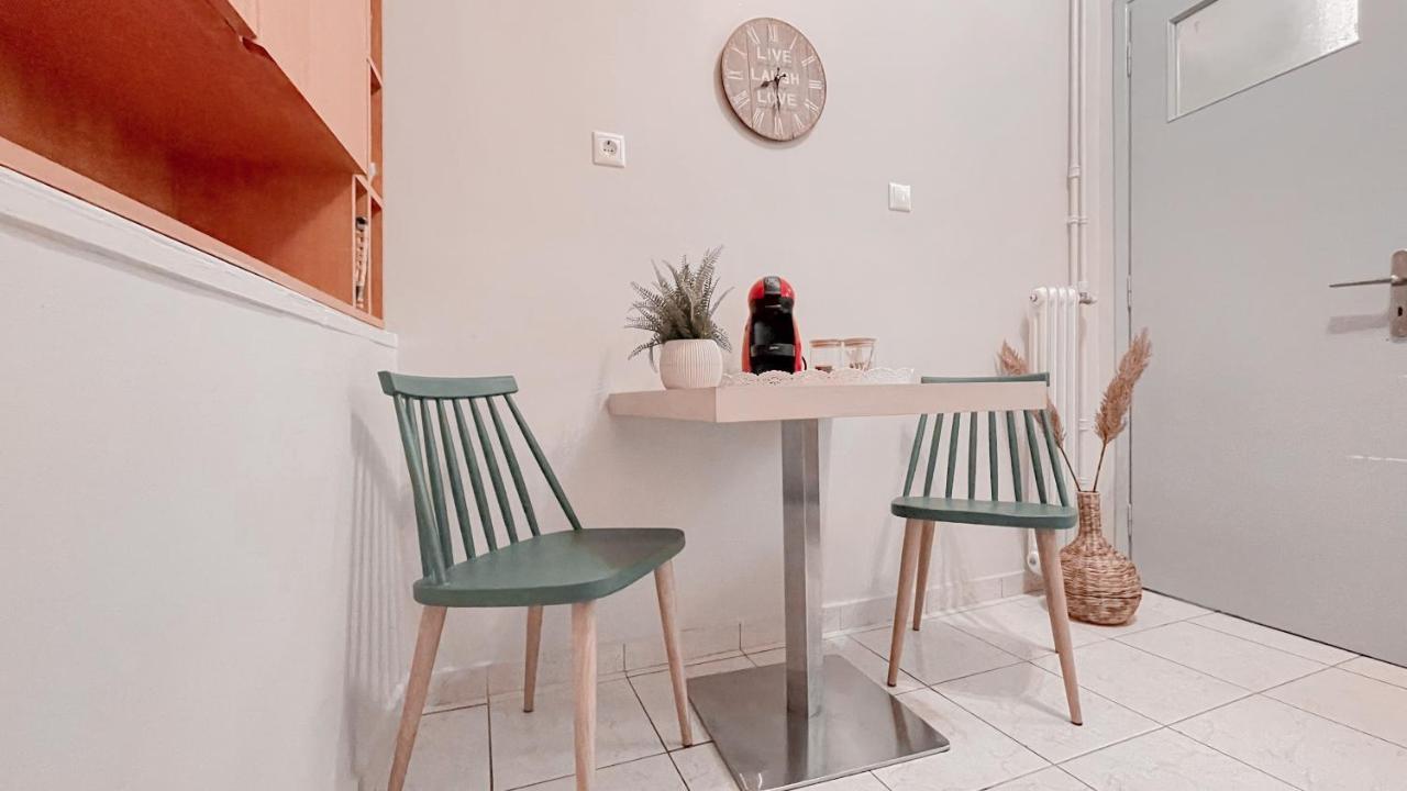 Cute 1Br Apt With Balcony In The Heart Of The City Atina Dış mekan fotoğraf