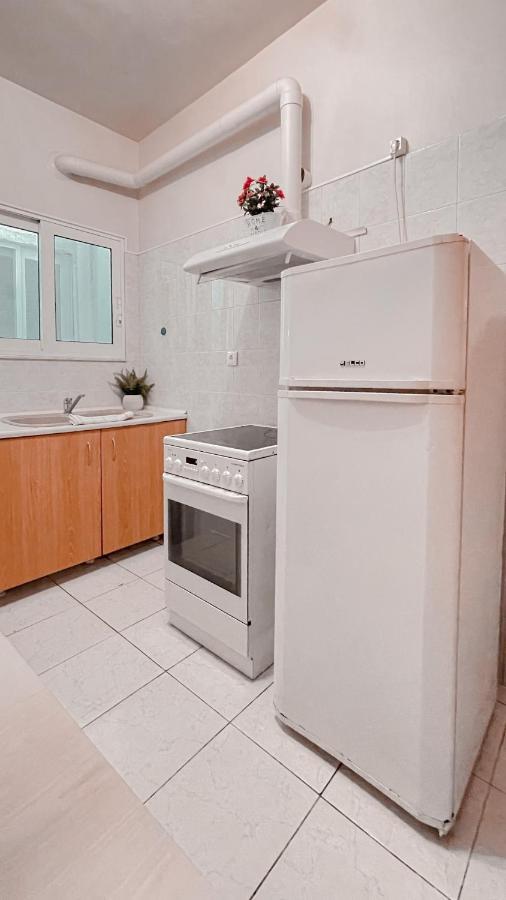 Cute 1Br Apt With Balcony In The Heart Of The City Atina Dış mekan fotoğraf